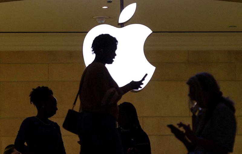 China Tariffs Prompt Apple's $500 Billion US Infrastructure Investment