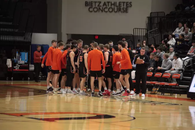 Close Game: Jimmies Defeat Bruins In Final Regular Season Matchup