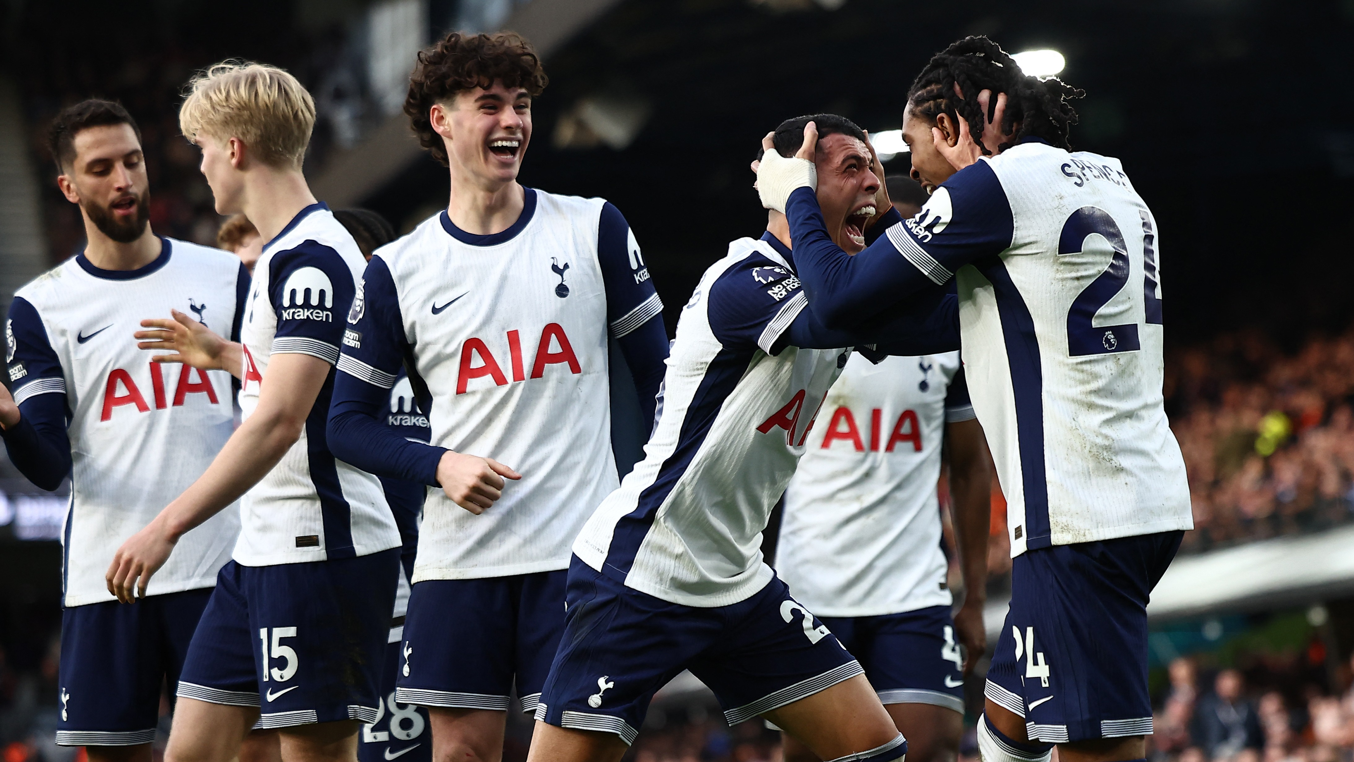 Impressive Spurs Extend Winning Streak, Thrash Ipswich 4-0