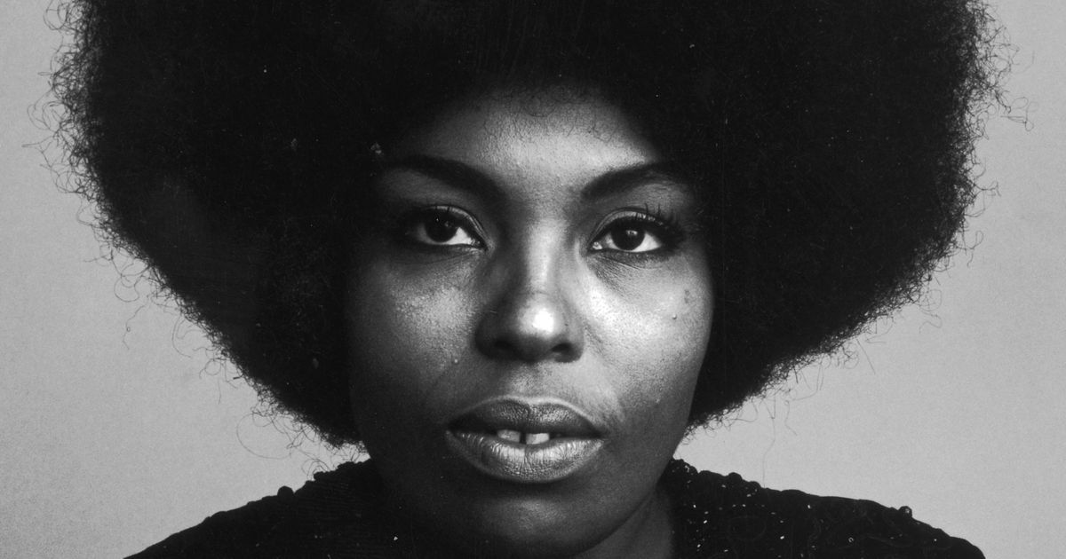 'Killing Me Softly' Singer Roberta Flack Dies At 88